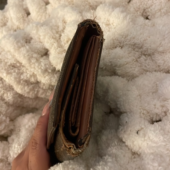 Louis Vuitton Monogram Wallet - Picture 7 of 9